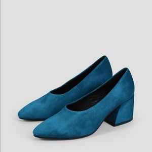 Vagabond Olivia Pointed Block Heel in Blue Suede